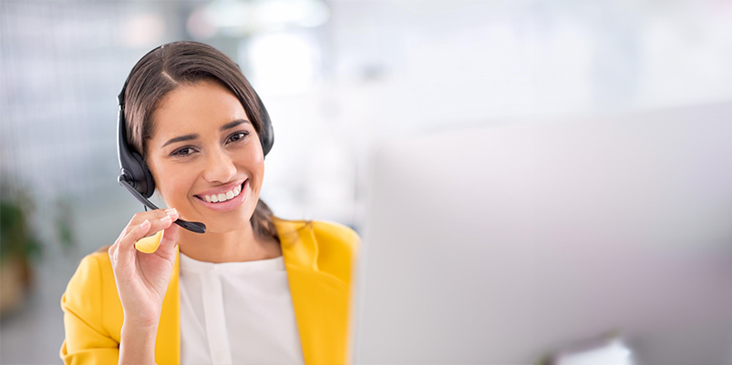 Representante de atención al cliente de Air Quality de México ofreciendo soporte técnico y asesoría personalizada a los clientes